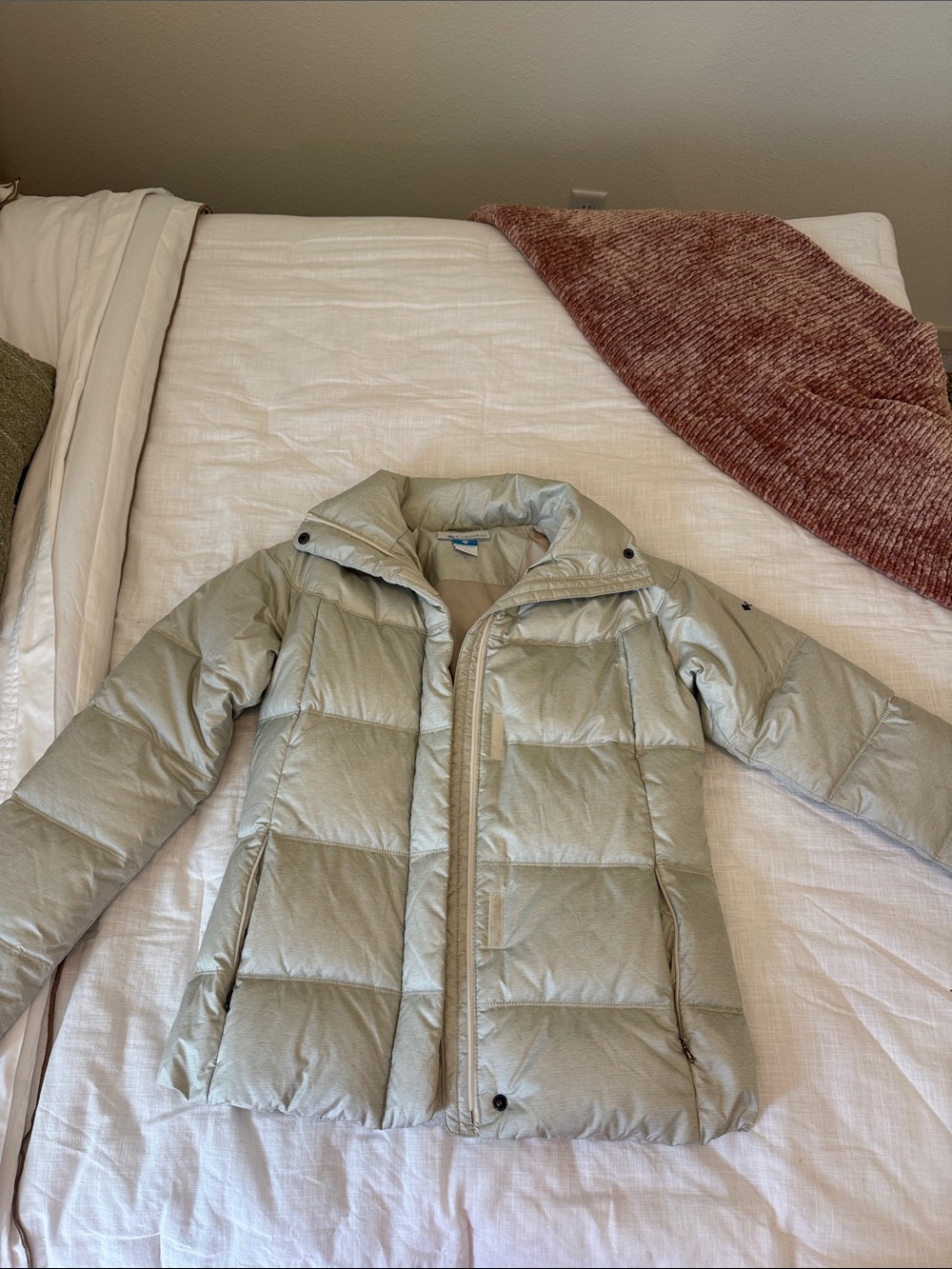 Women's Light Gray Puffer Jacket - Colombia